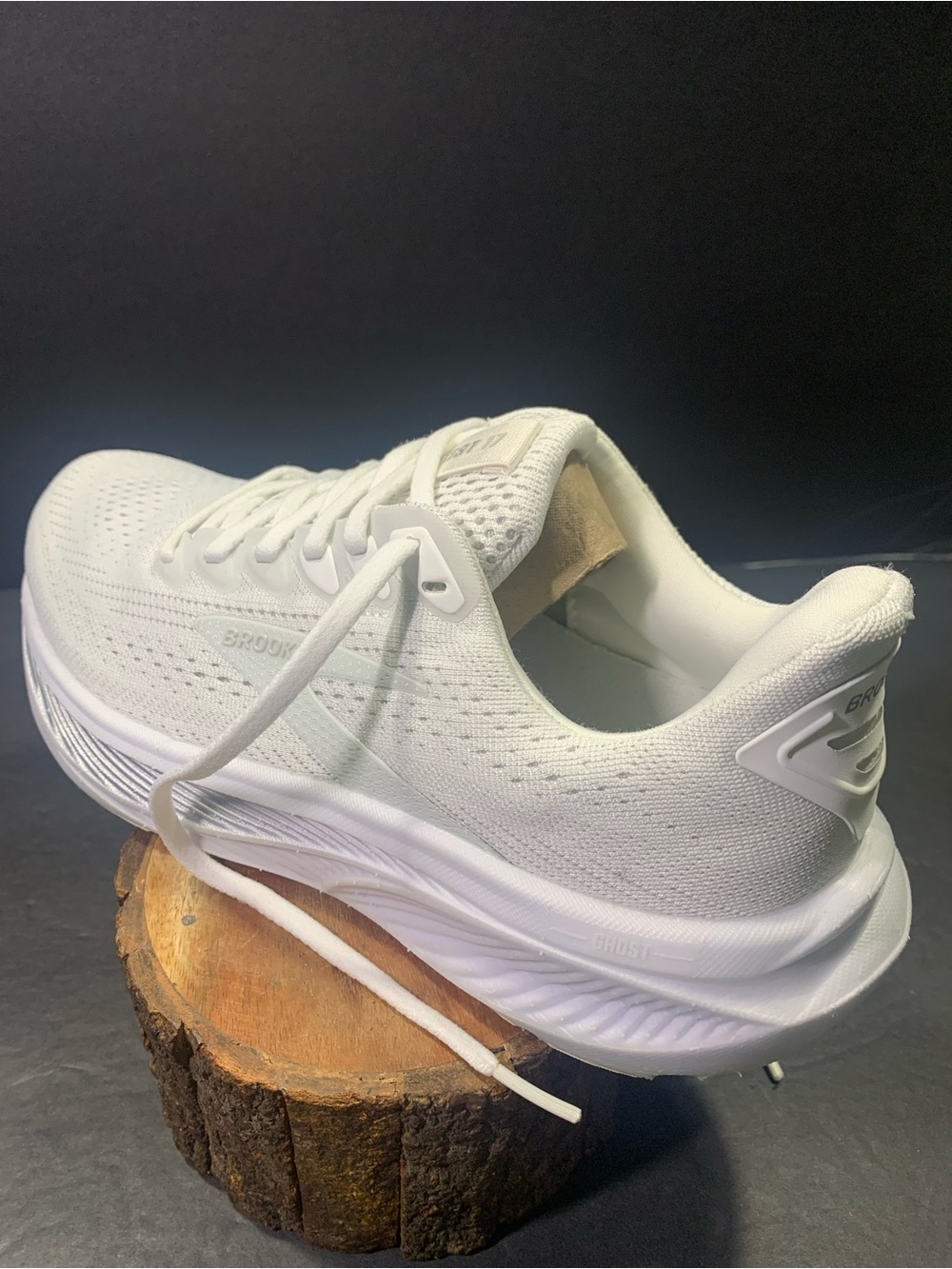 Brooks Ghost 17 Women’s White Running Walking Sneakers Shoe Size- 7 - Picture 2 of 11